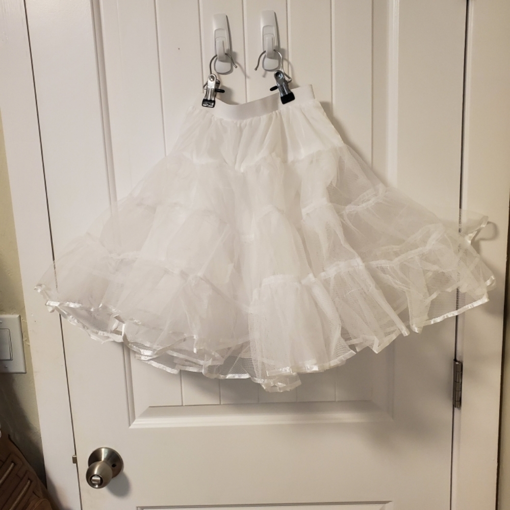 NWT girls custom made white petticoat skirt